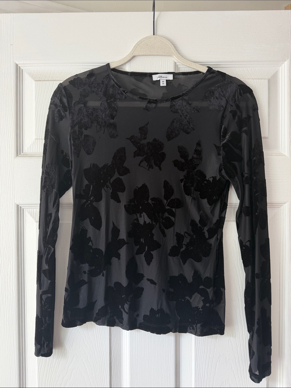 Reitmans Black Floral Velvet Burnout Long-Sleeve Top